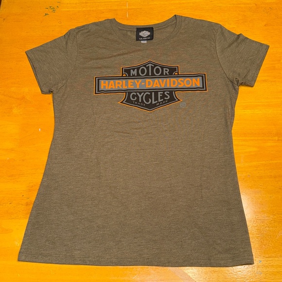 Harley Davidson Museum women’s t-shirt. Size XX-Large. Like new - Picture 2 of 6